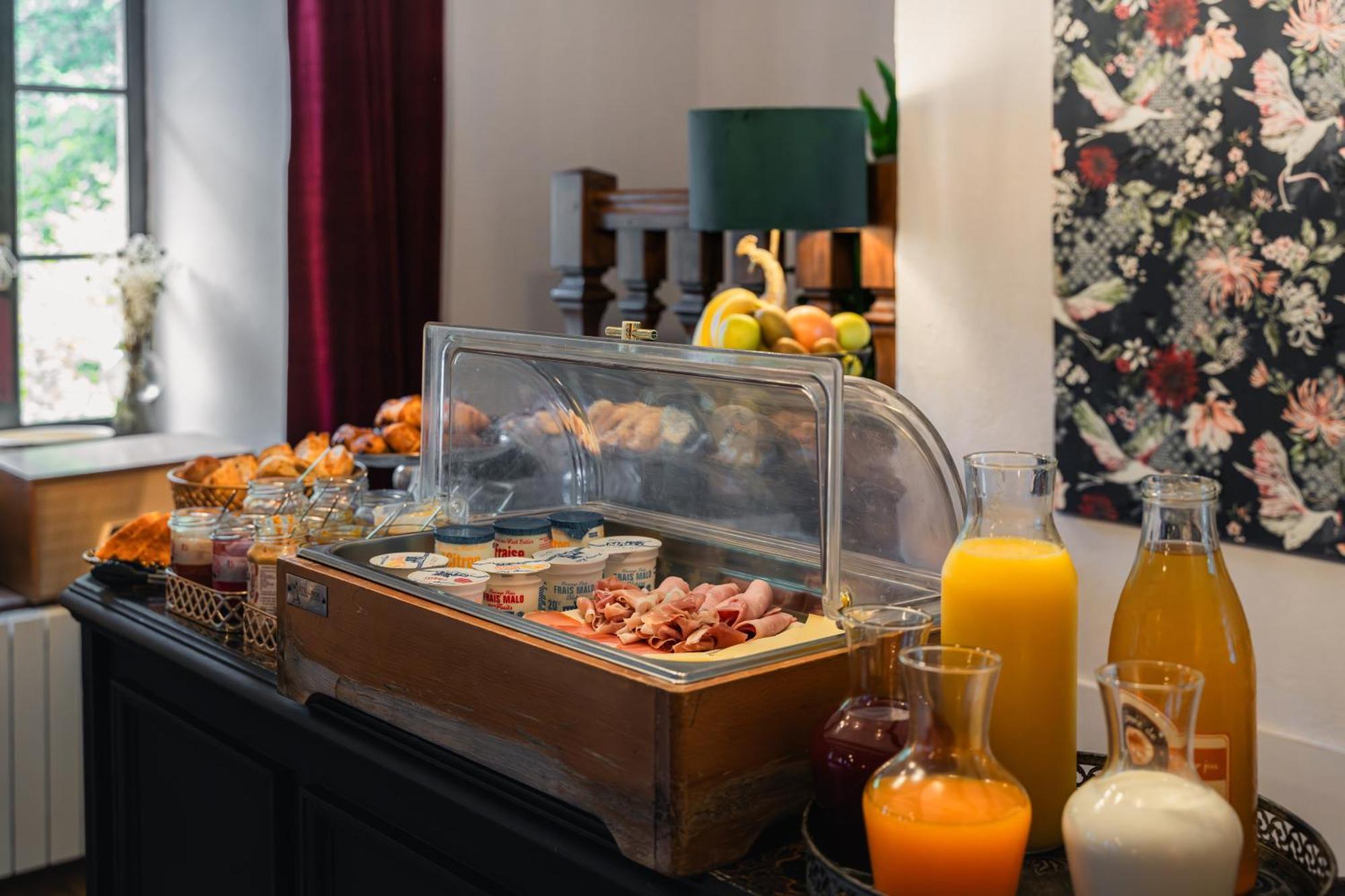 Hotel Kastell Dinec'H Minihy-Tréguier エクステリア 写真