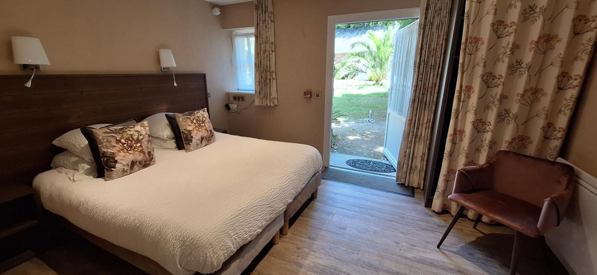 Hotel Kastell Dinec'H Minihy-Tréguier エクステリア 写真